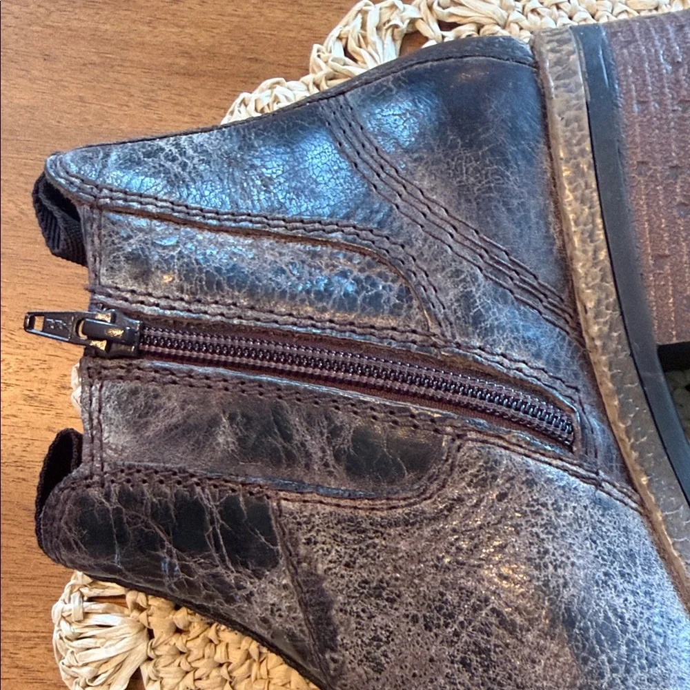 Diba True Genuine Leather Chelsea  Brown Distressed Boots - Picture 10 of 11